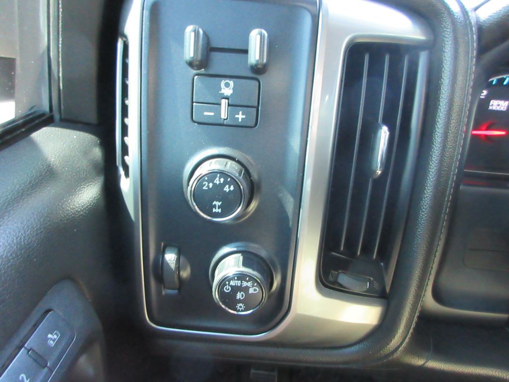 2015 Chevrolet Silverado 1500 Image 17