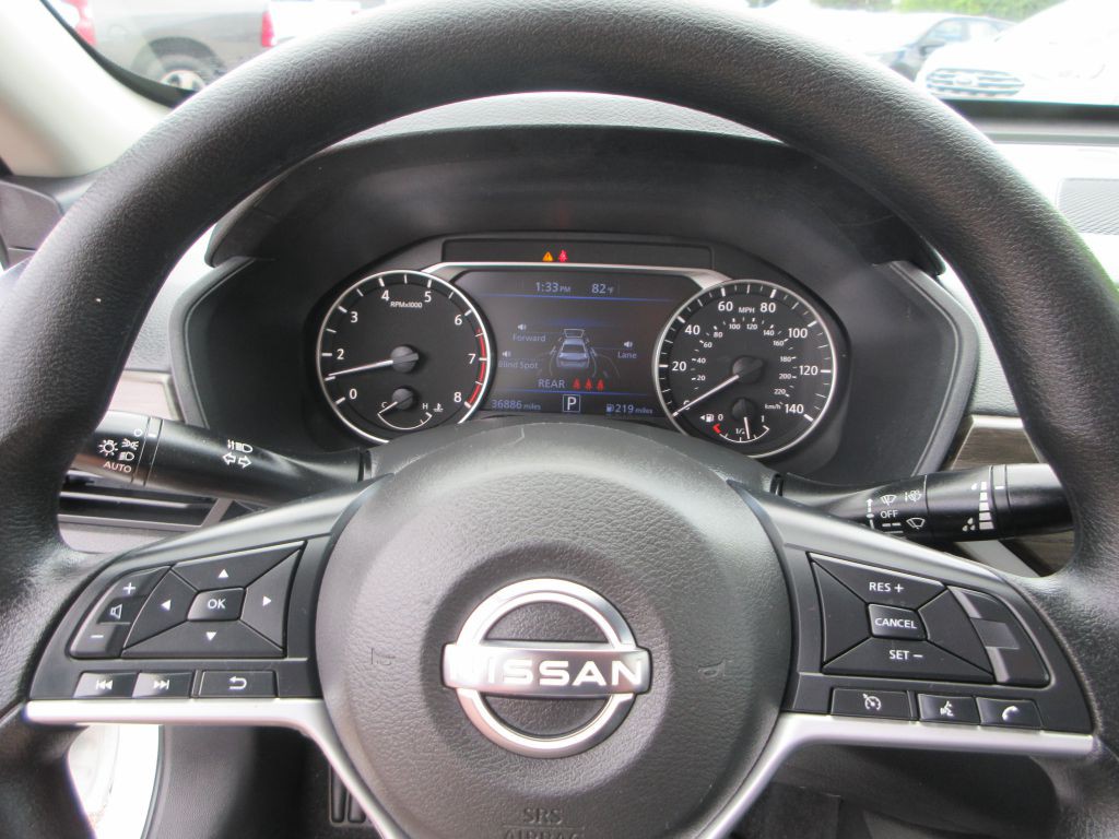 2025 Nissan Altima Image 12