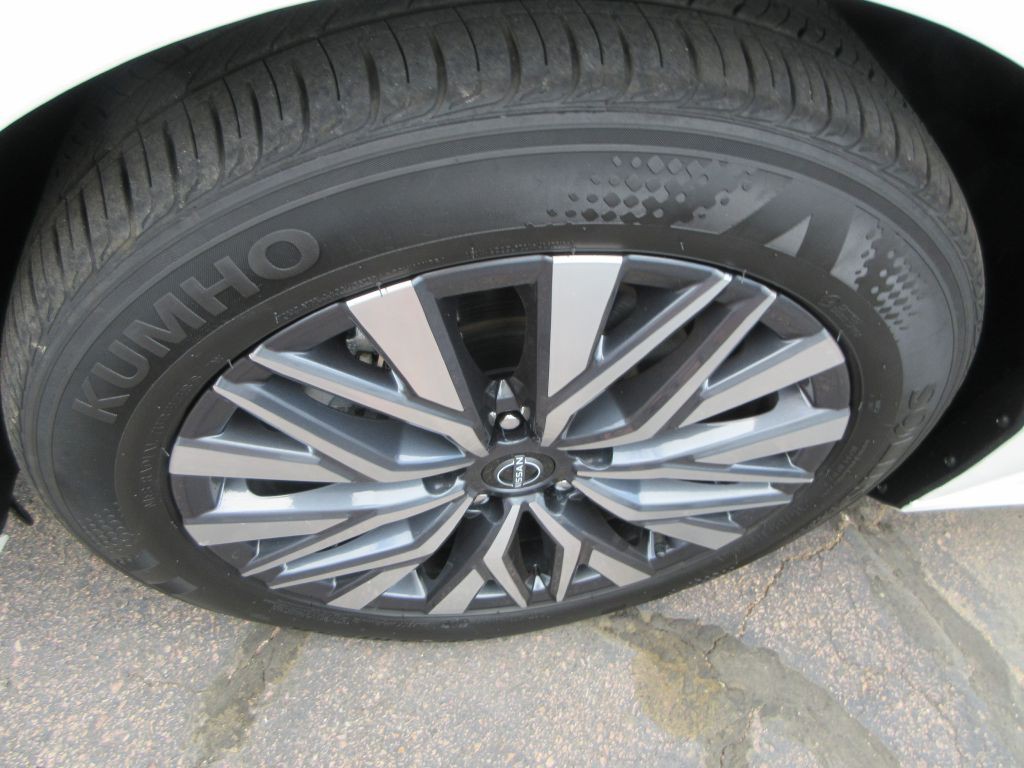 2025 Nissan Altima Image 17