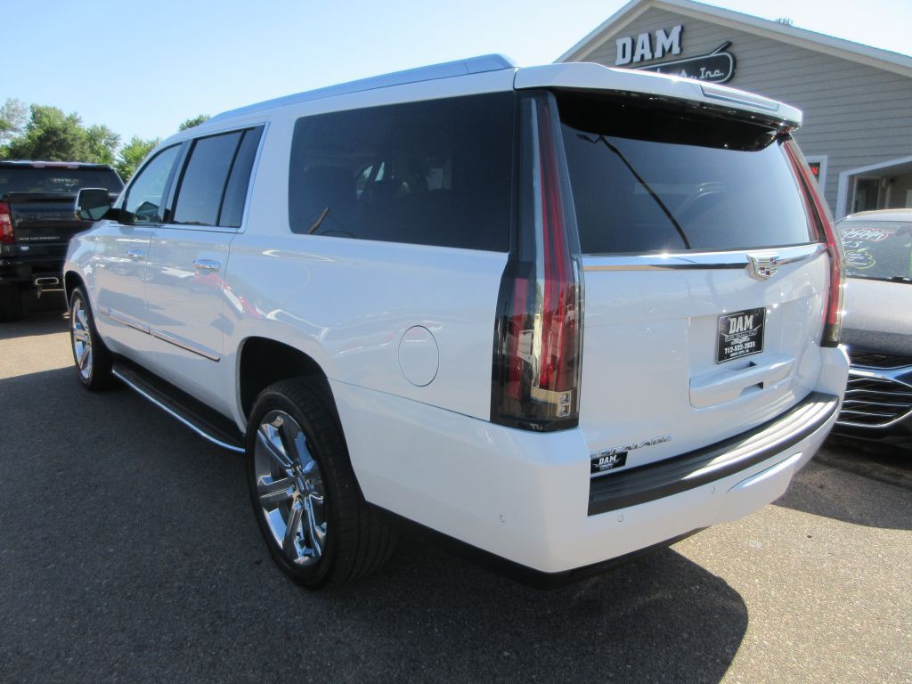 2020 Cadillac Escalade Image 3