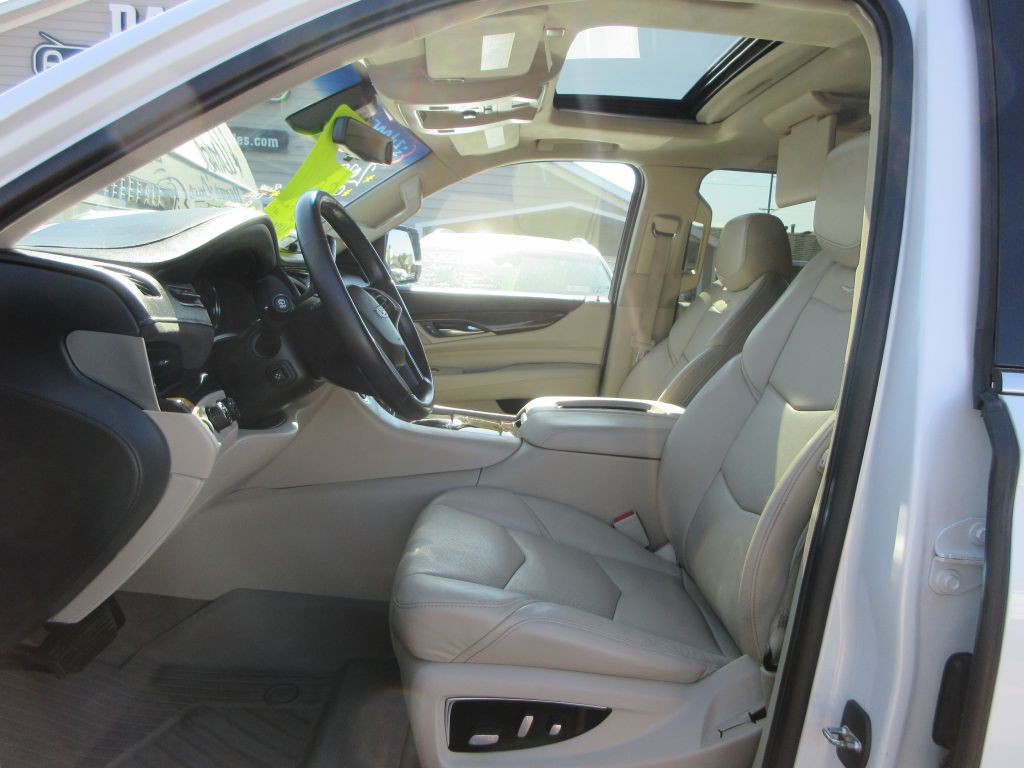 2020 Cadillac Escalade Image 8