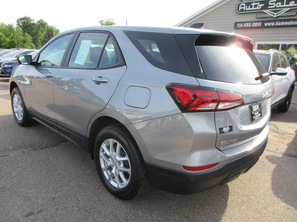 2024 Chevrolet Equinox Image 3