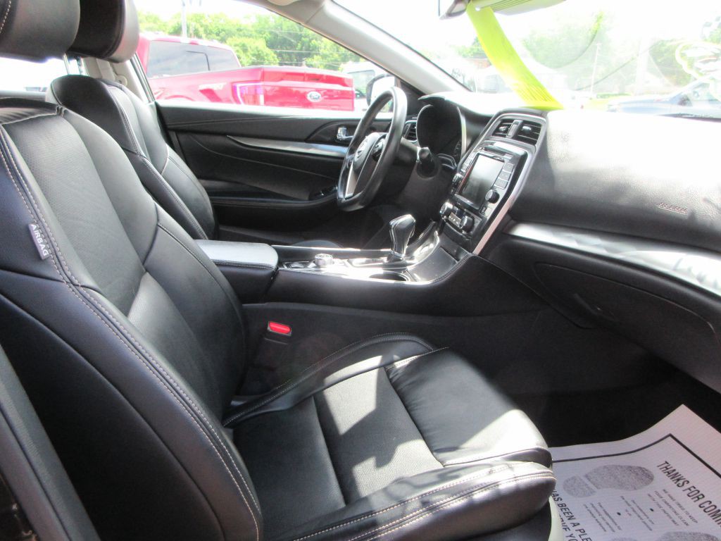 2023 Nissan Maxima Image 10