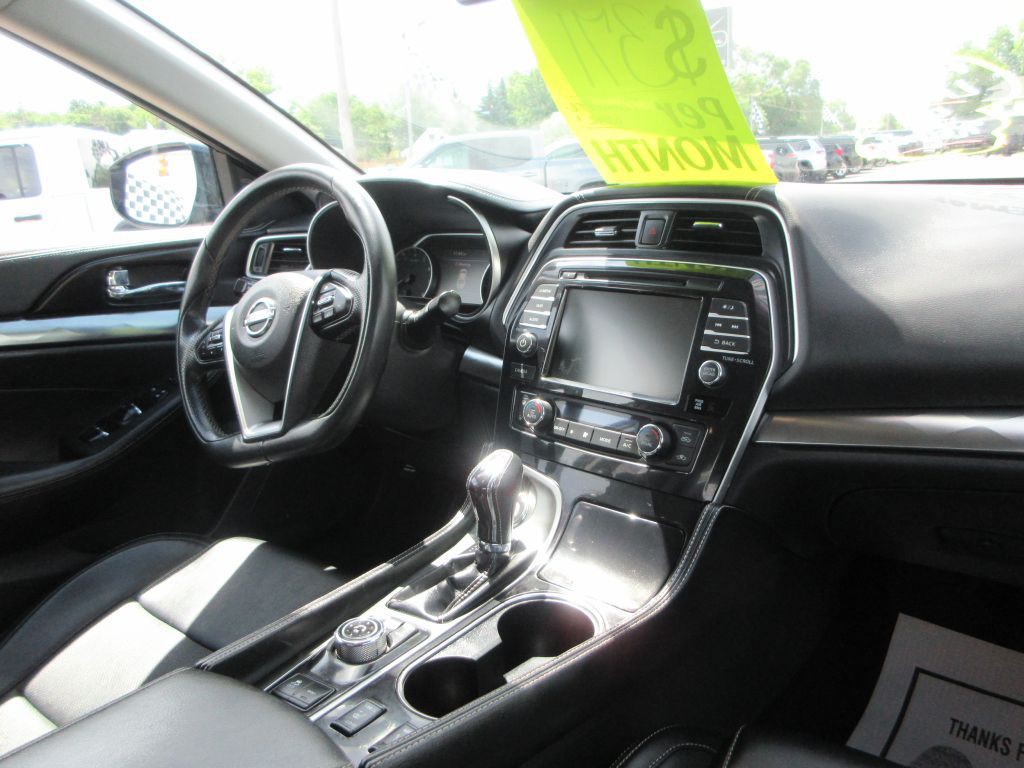 2023 Nissan Maxima Image 12