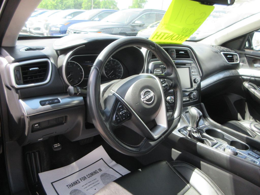 2023 Nissan Maxima Image 13