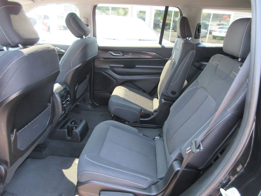 2023 Jeep Grand Cherokee Image 9