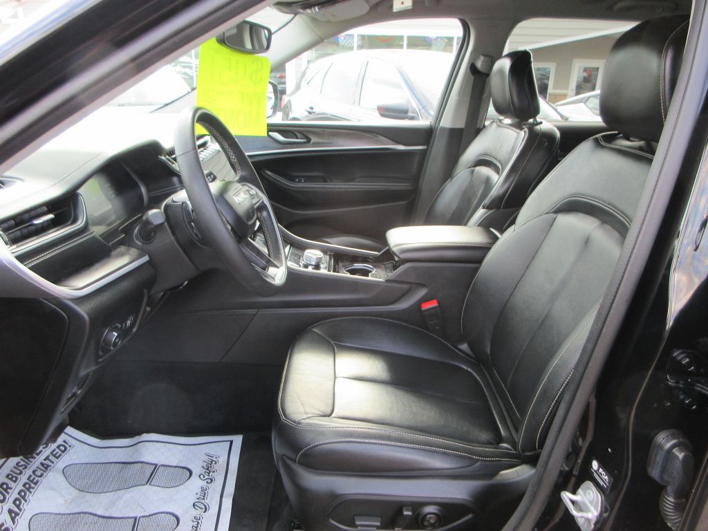 2023 Jeep Grand Cherokee Image 8