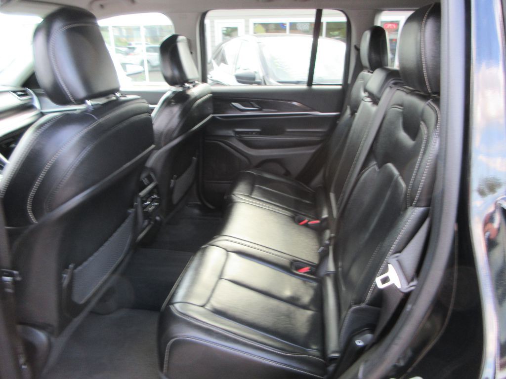 2023 Jeep Grand Cherokee Image 9