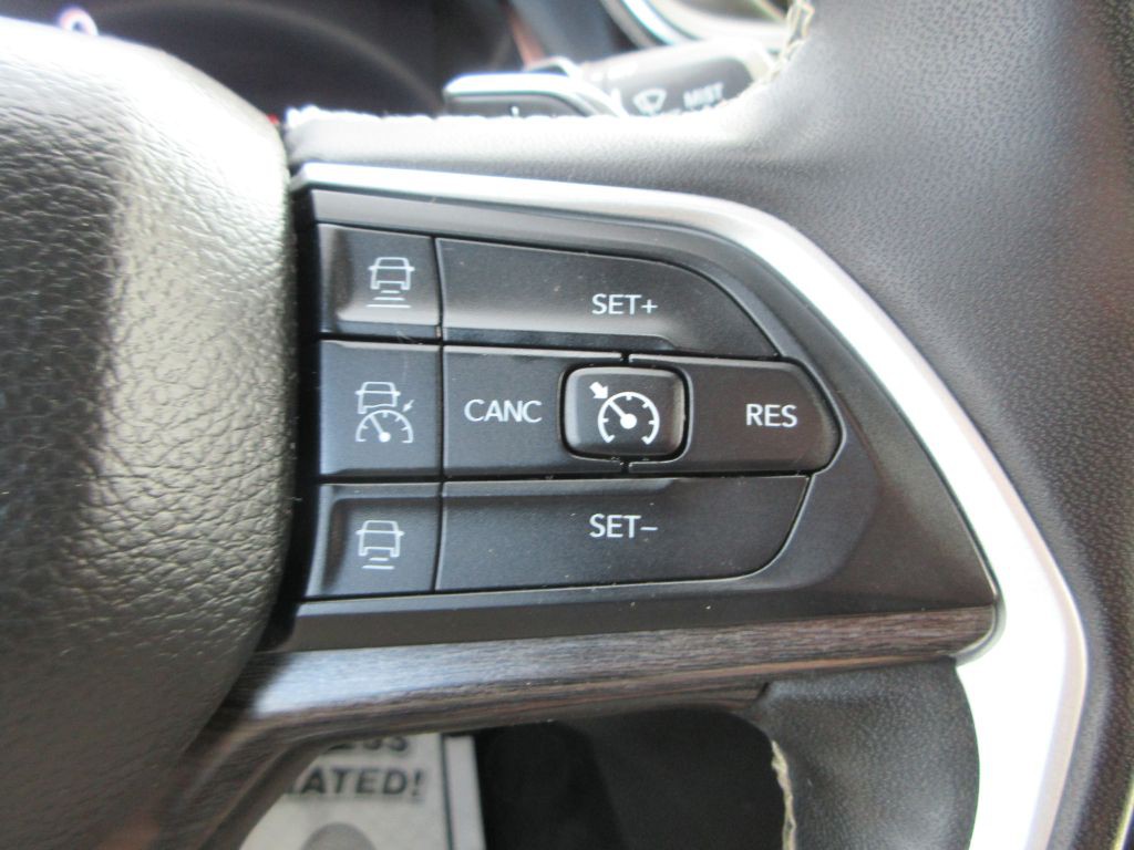 2023 Jeep Grand Cherokee Image 16