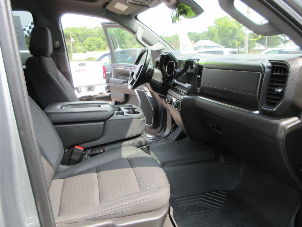 2023 Chevrolet Silverado 1500 Image 11
