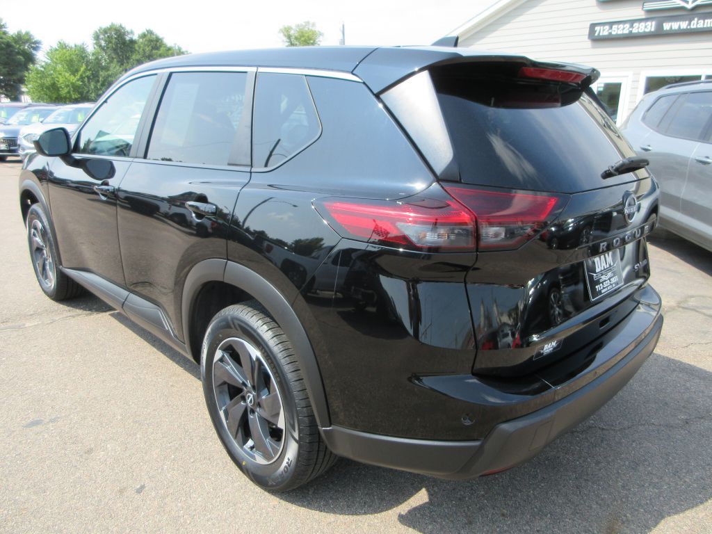 2024 Nissan Rogue Image 3