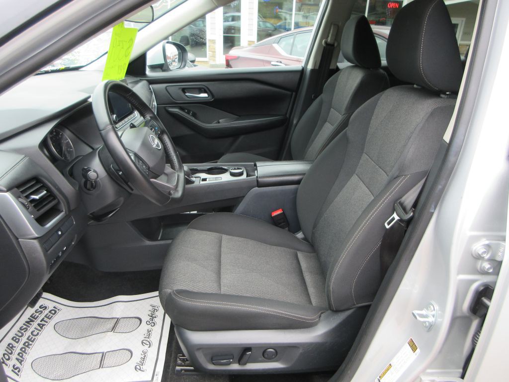 2025 Nissan Rogue Image 8