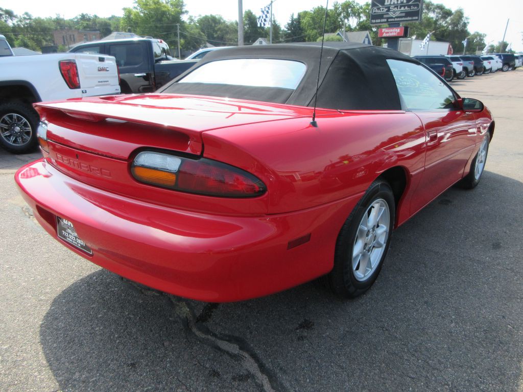 2002 Chevrolet Camaro Image 5