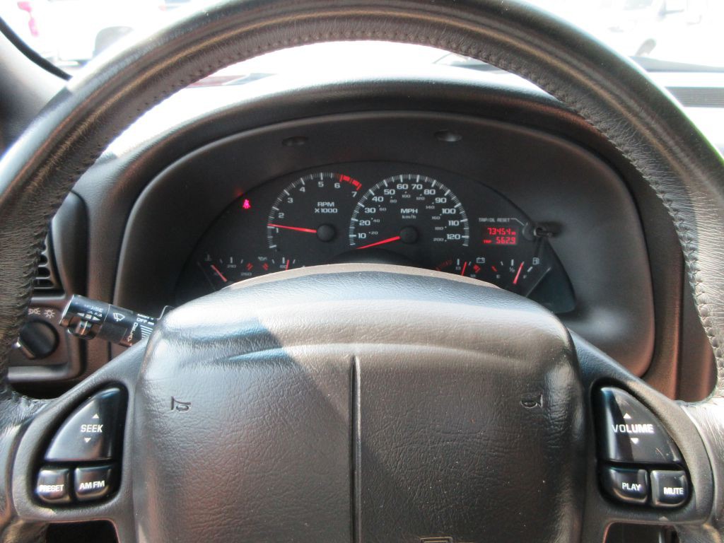 2002 Chevrolet Camaro Image 11