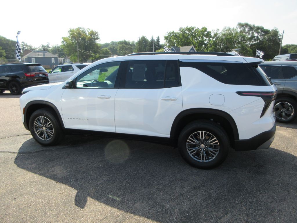 2026 Chevrolet Traverse Image 2