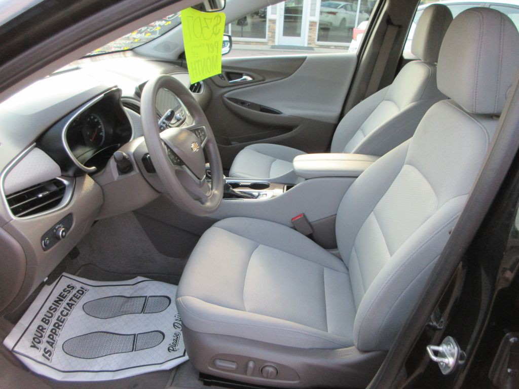 2025 Chevrolet Malibu Image 8