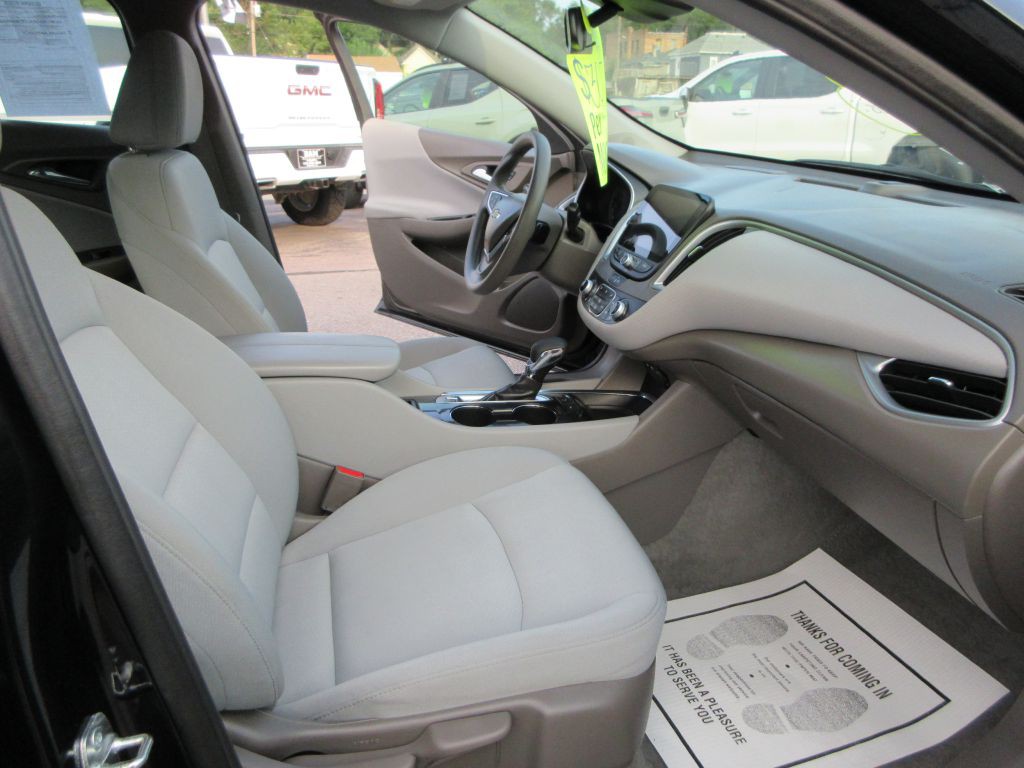 2025 Chevrolet Malibu Image 11