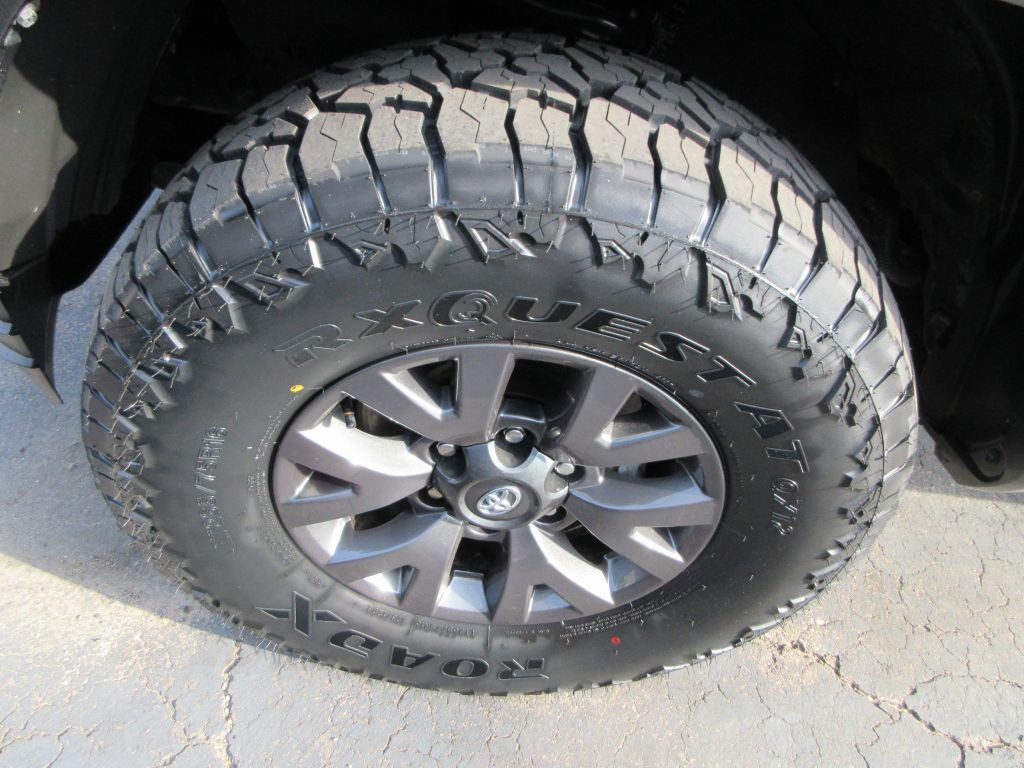 2023 Toyota Tacoma Image 18