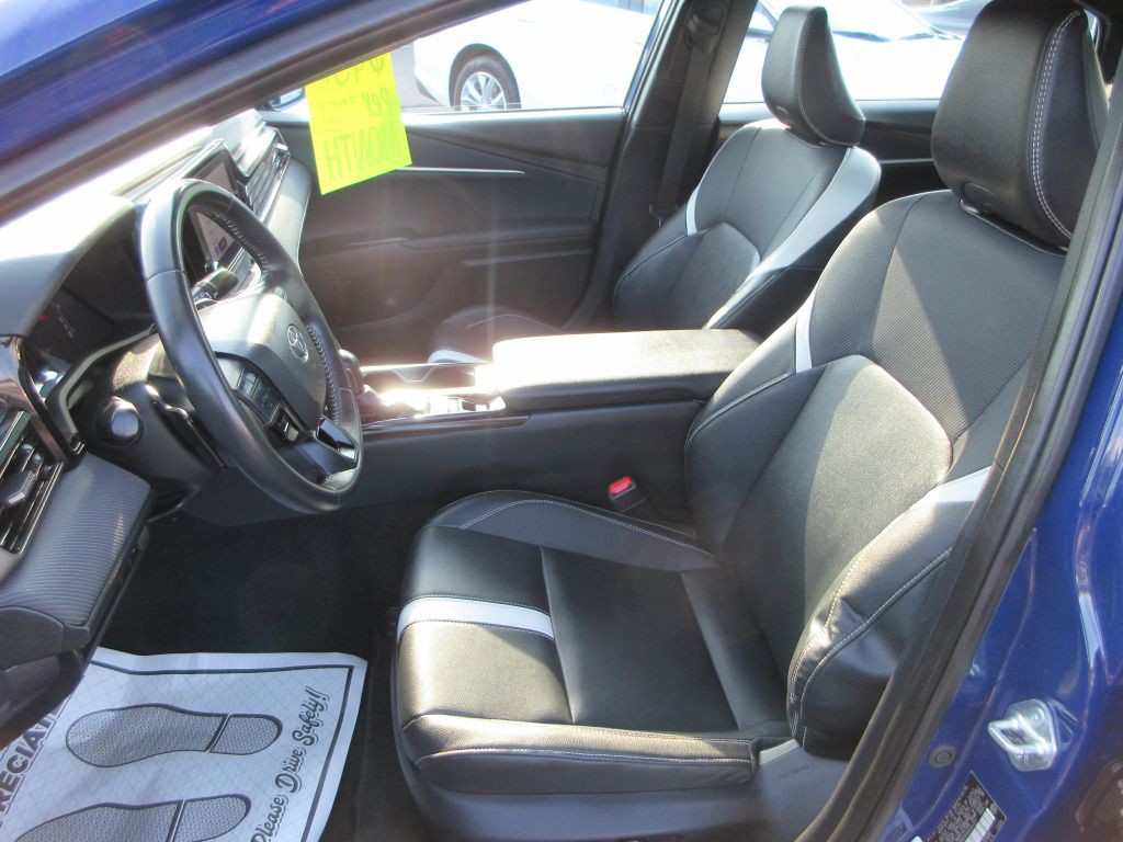 2025 Toyota Camry Image 8