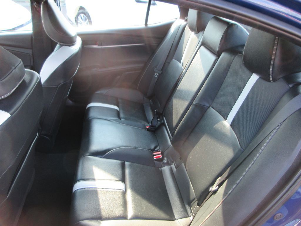 2025 Toyota Camry Image 9