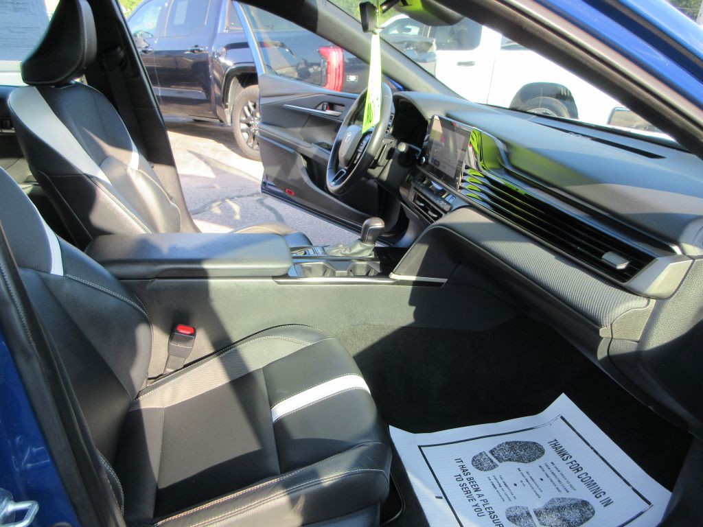2025 Toyota Camry Image 11