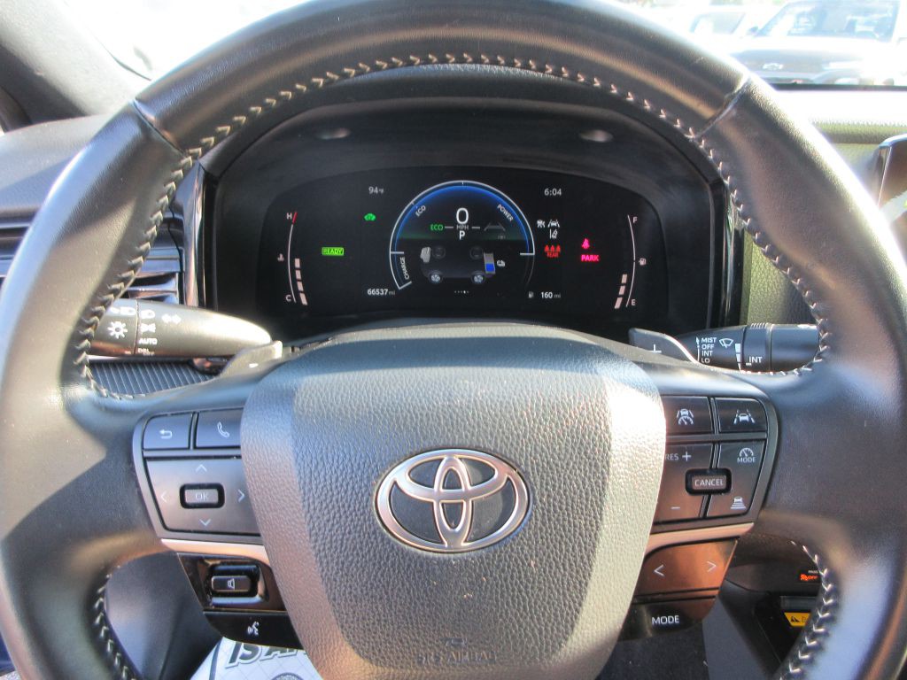 2025 Toyota Camry Image 12