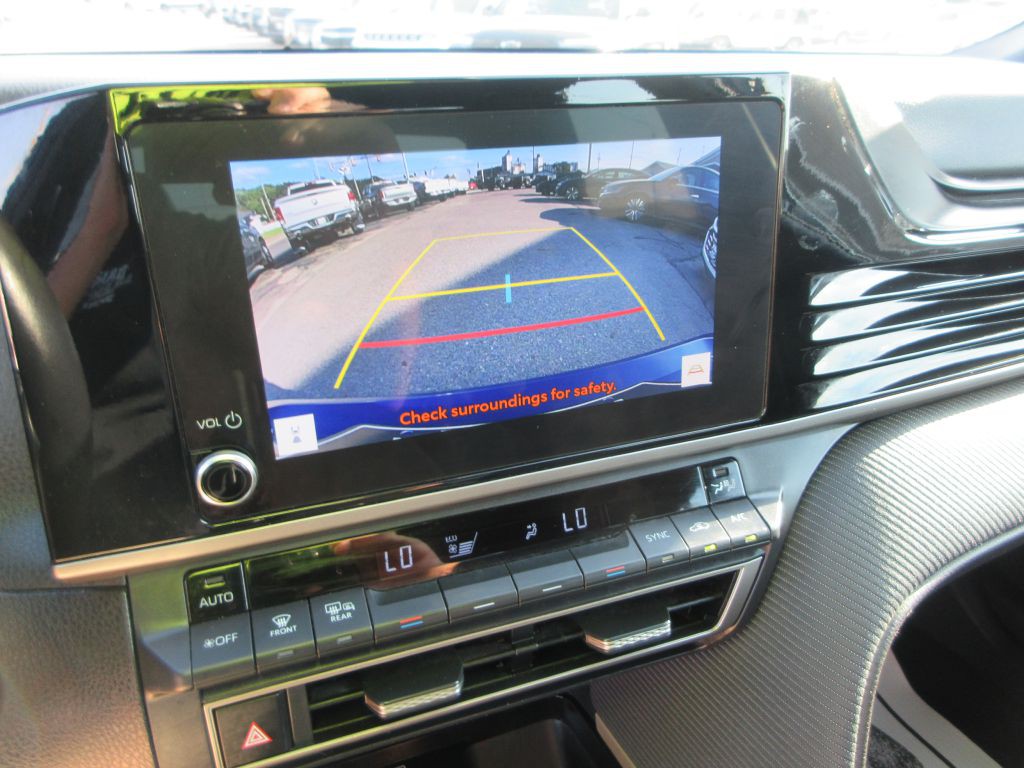 2025 Toyota Camry Image 13