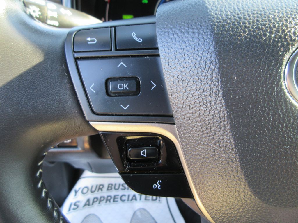 2025 Toyota Camry Image 15