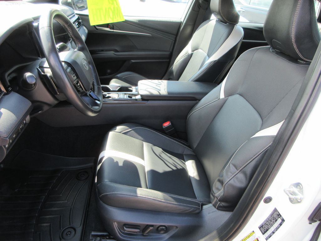 2025 Toyota Camry Image 8