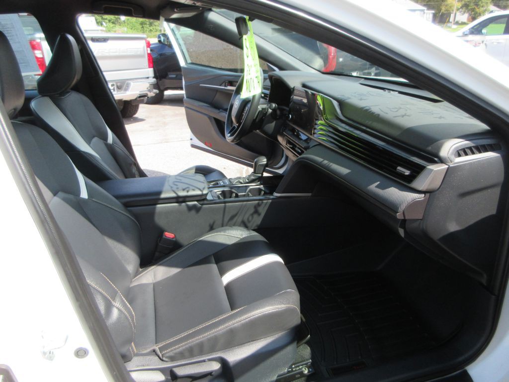 2025 Toyota Camry Image 11
