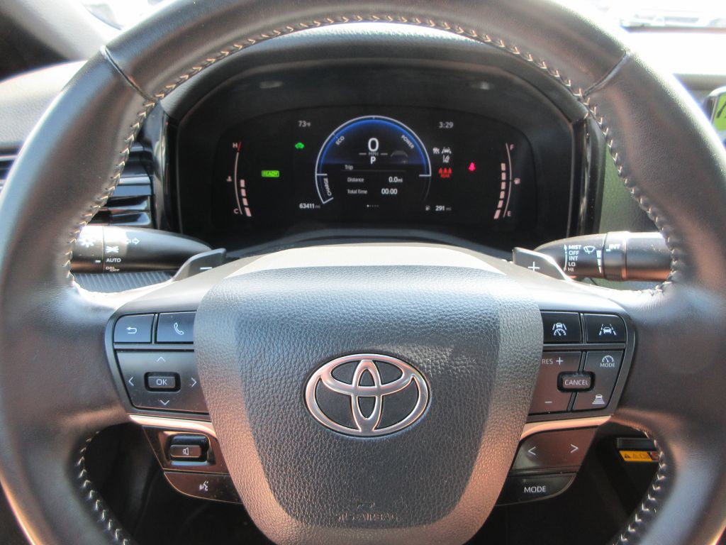 2025 Toyota Camry Image 12