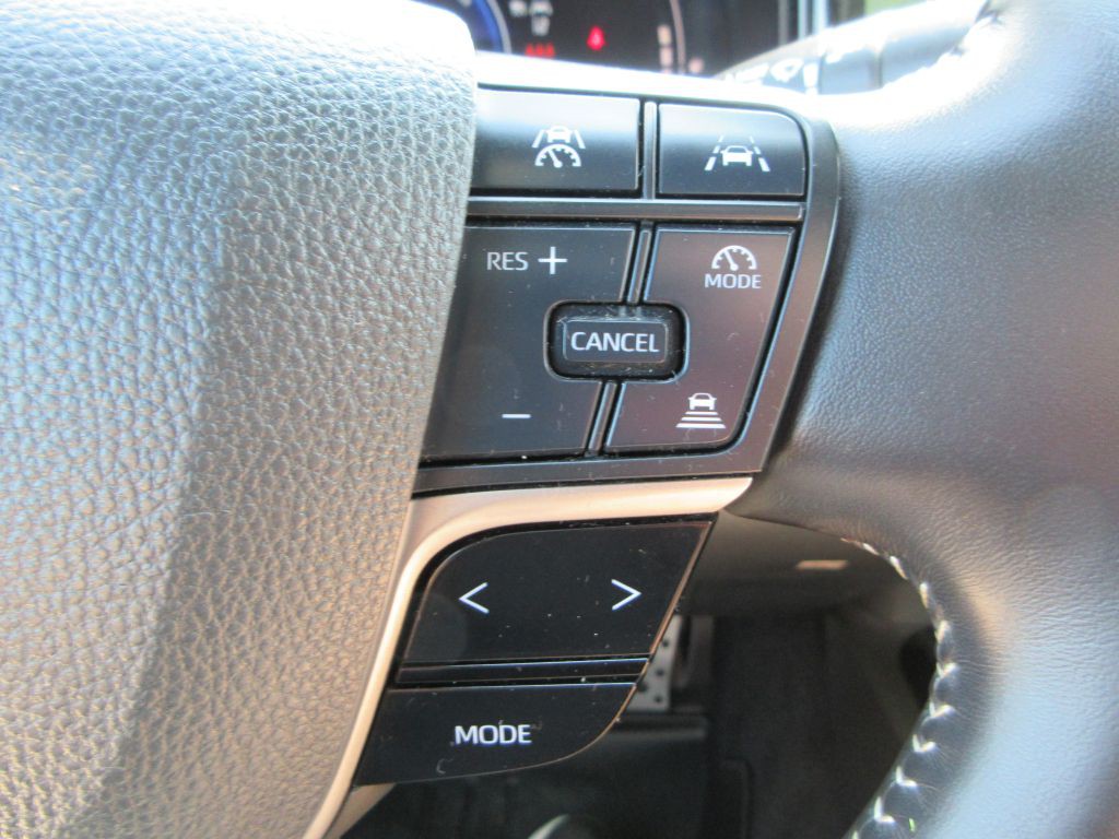 2025 Toyota Camry Image 16