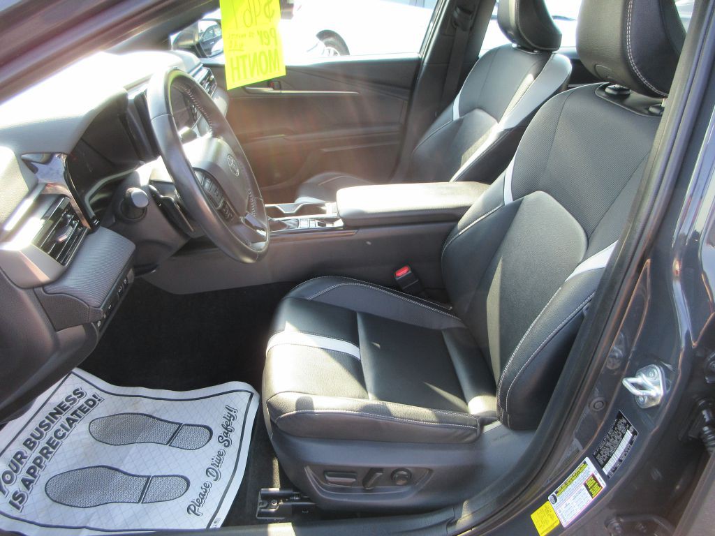 2025 Toyota Camry Image 8
