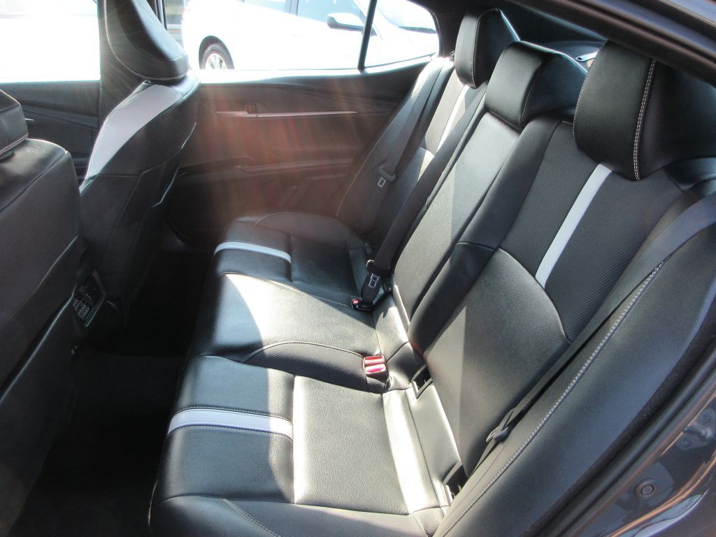 2025 Toyota Camry Image 9