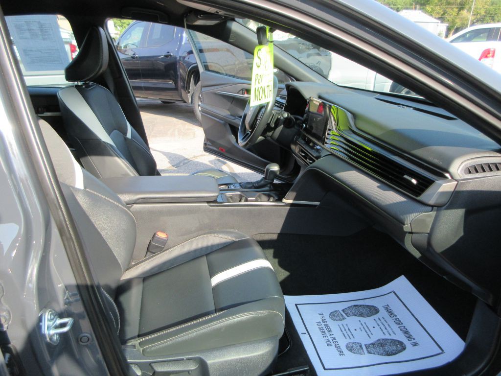 2025 Toyota Camry Image 11