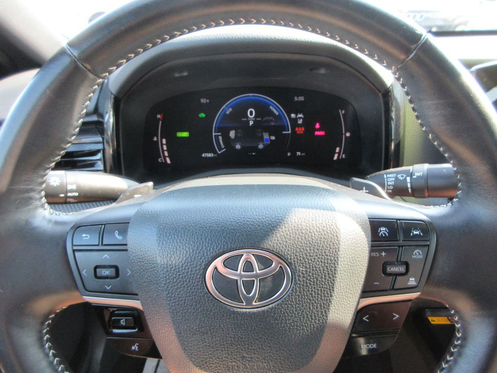 2025 Toyota Camry Image 12