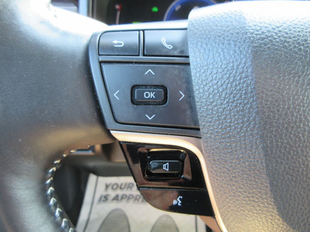 2025 Toyota Camry Image 15