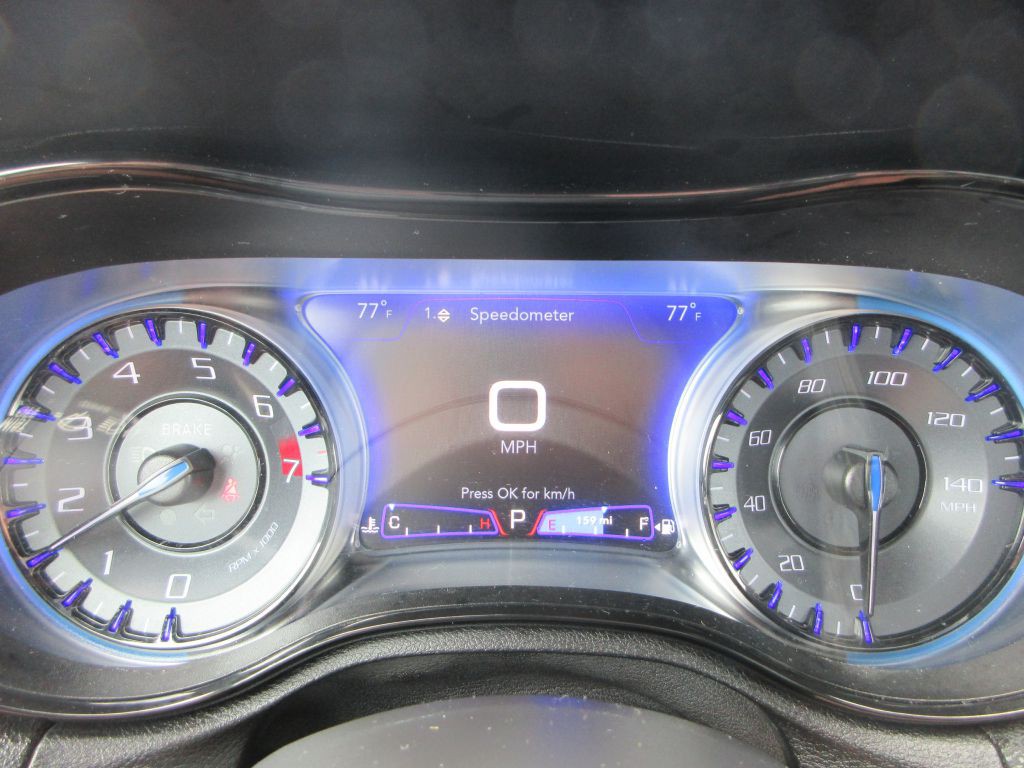 2023 Chrysler 300 Image 15