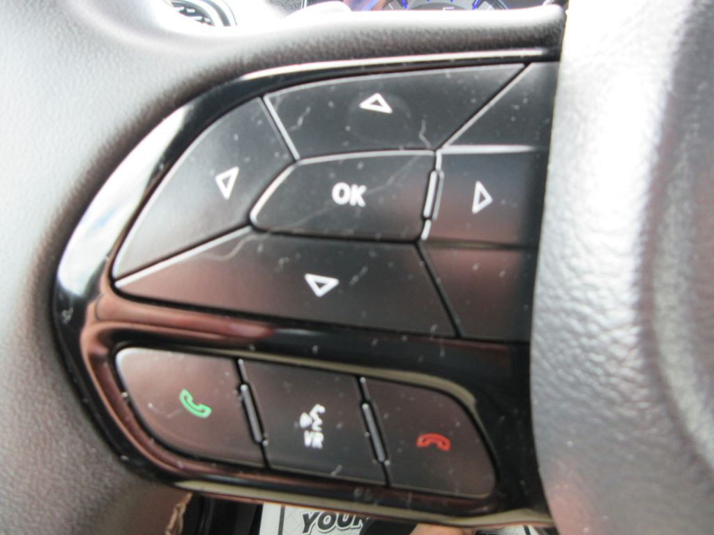 2023 Chrysler 300 Image 16