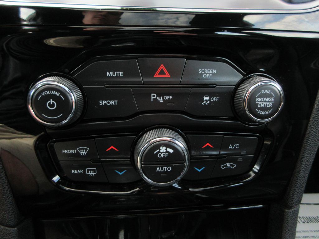 2023 Chrysler 300 Image 20