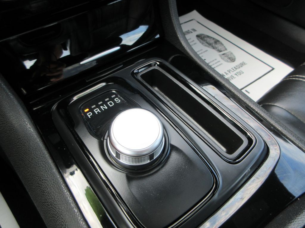 2023 Chrysler 300 Image 21
