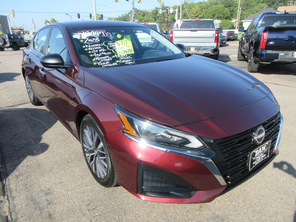 2025 Nissan Altima Image 6
