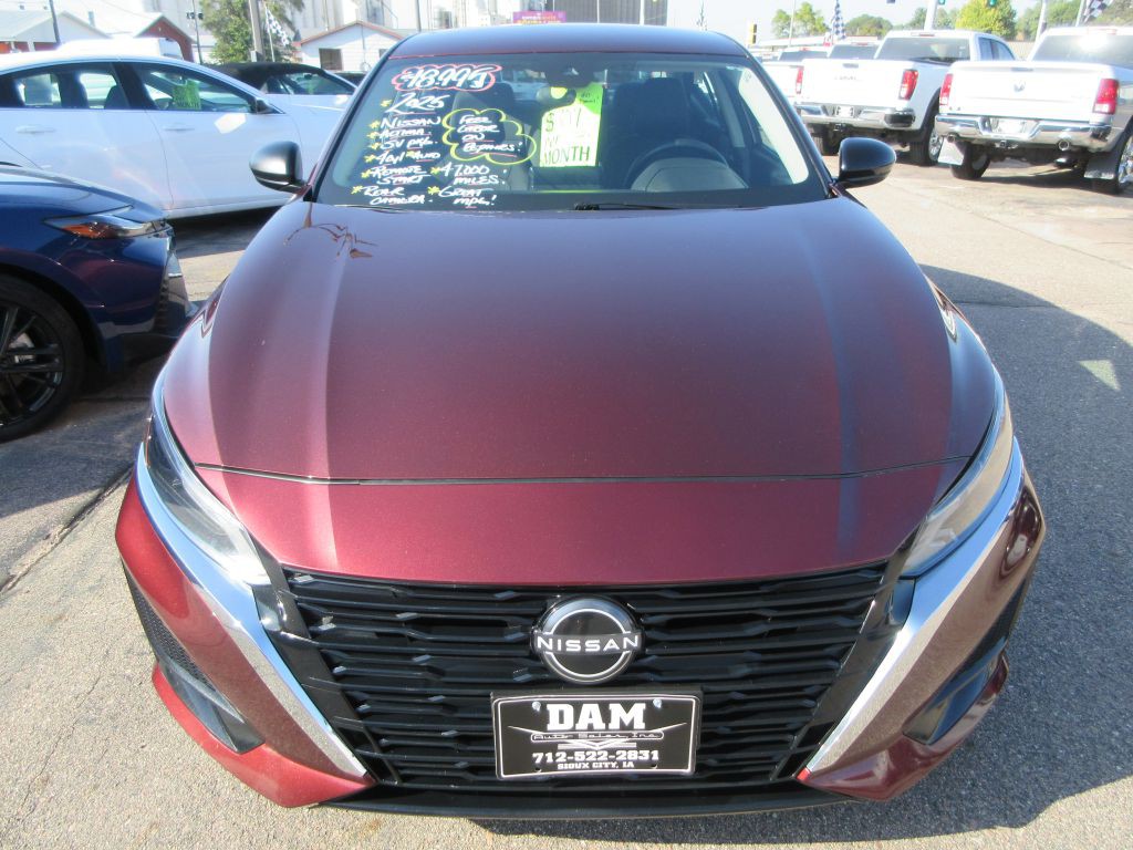 2025 Nissan Altima Image 7