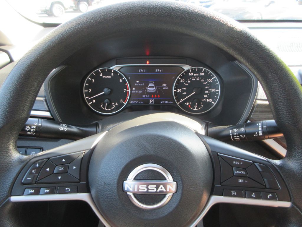 2025 Nissan Altima Image 12