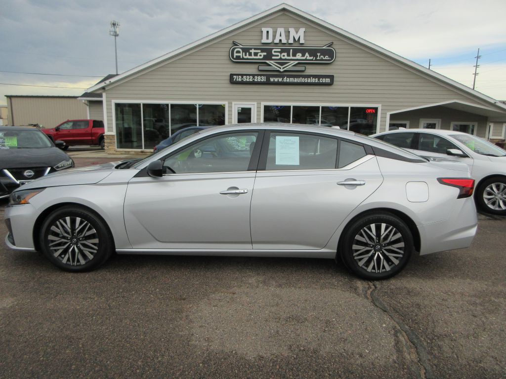 2024 Nissan Altima Image 2