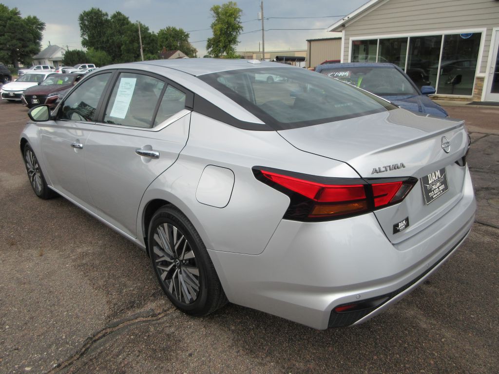 2024 Nissan Altima Image 3