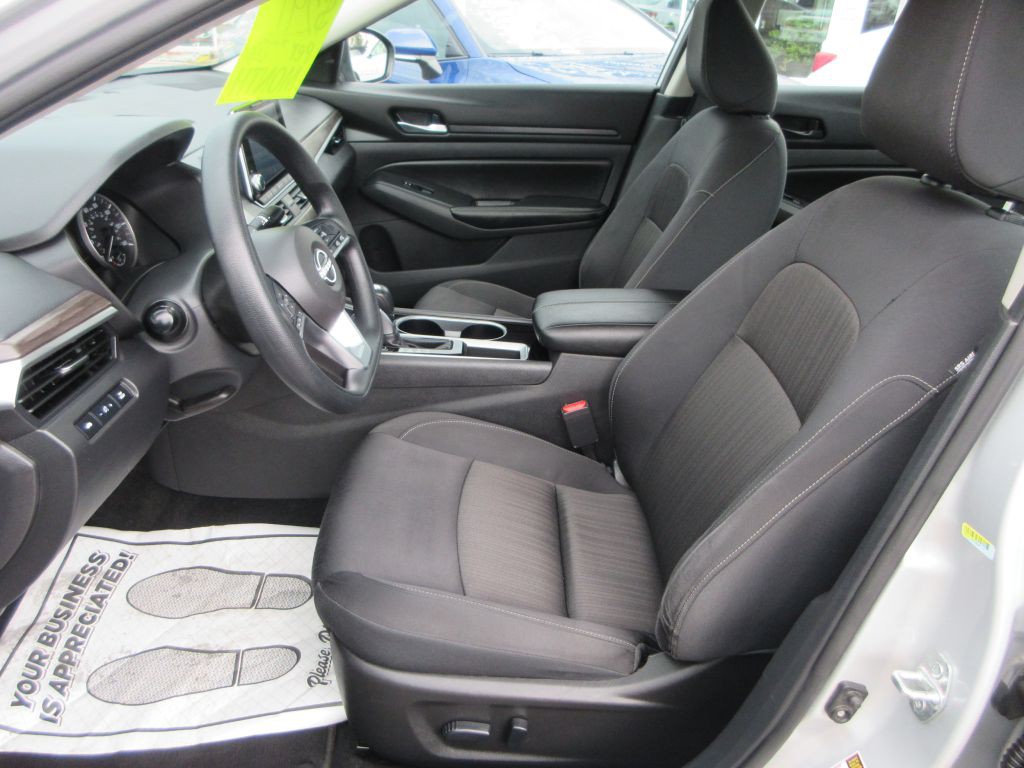 2024 Nissan Altima Image 8