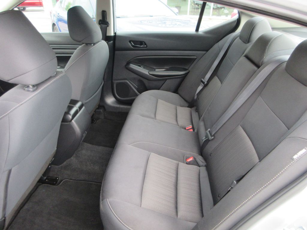 2024 Nissan Altima Image 9