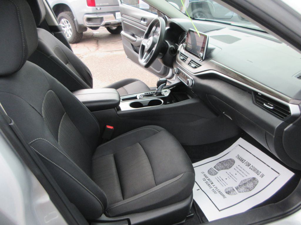 2024 Nissan Altima Image 11