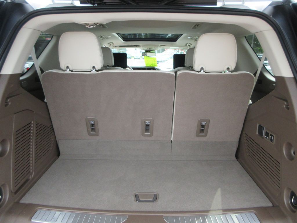 2023 GMC Yukon Image 11
